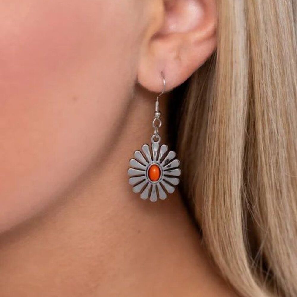 NWT...PIerced Silver Earrings ~ "Delectably Daisy - Orange"